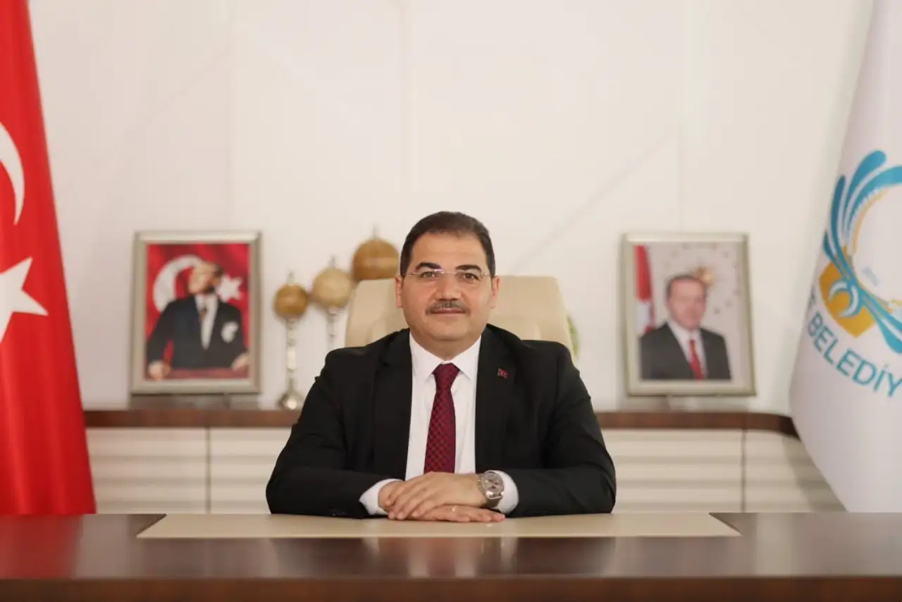Başkan Canpolat&rsquo;tan 30 Ağustos Zafer Bayramı&rsquo;nın 104. Yıl D&ouml;n&uuml;m&uuml;nde Anlamlı Mesaj
