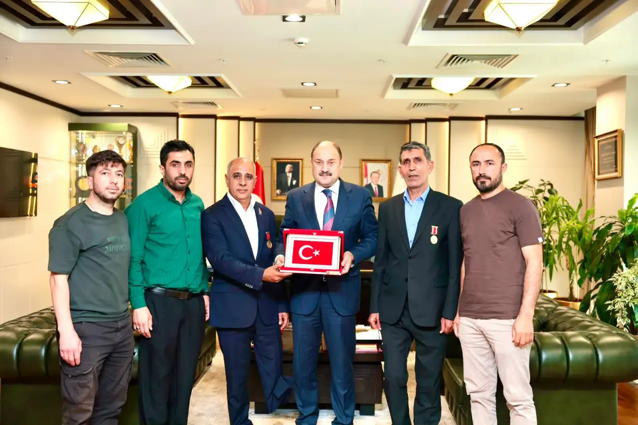 Başkan G&uuml;lpınar&rsquo;dan Siverek&rsquo;te Şehit Aileleri ve Gazilere Anlamlı Destek