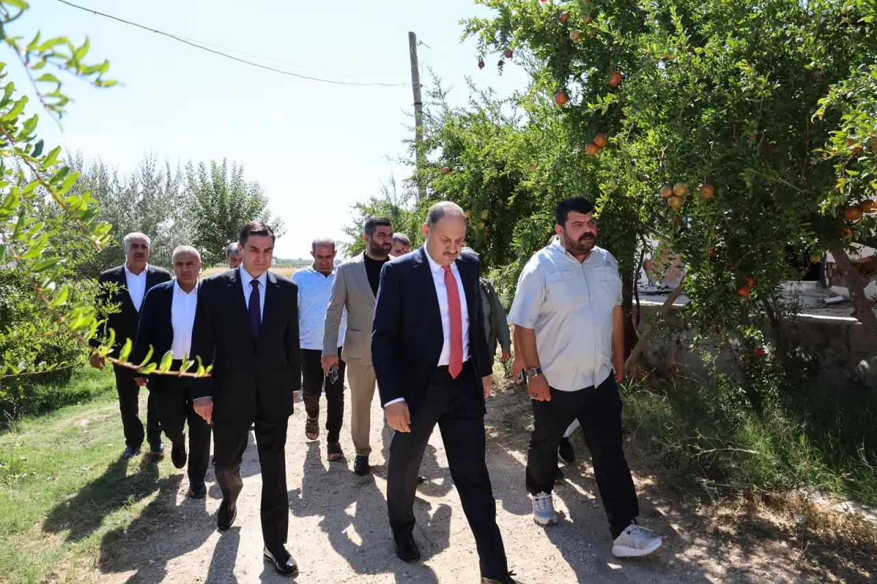 Başkan G&uuml;lpınar Deprem B&ouml;lgesinde: Pınarbaşı&rsquo;nda İncelemelerde Bulundu