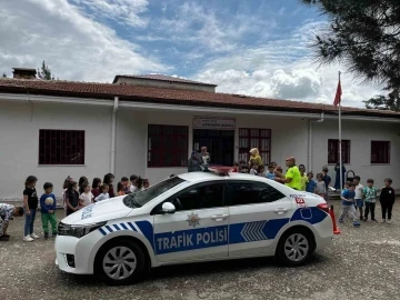 Batman'da Anaokulu Öğrencilerine Trafik Eğitimi