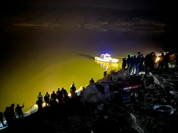 Batman'da Kaybolan Genç Kız Aranıyor: Hasankeyf Baraj Gölü'nde Sürüyor