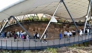 Bayram Tatilinde Göbeklitepe'ye Rekor Ziyaretçi Akını