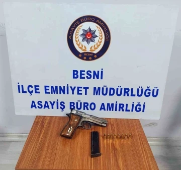 Besni'de Alkollü Sürücünün Araçında Silah Bulundu
