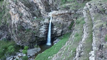 Beytüşşebap'ta Keşfedilen Doğa Harikası: Dev Şelale ve Kanyon Vadi