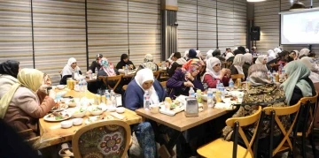 Bilge Anneler Yemekte Buluştu: Diyarbakır'da Sıcak Bir Buluşma