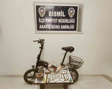 Bismil'de Evinde Huzuru Çalınanlara Adalet: Hırsızlık Şüphelilerinden Biri Tutuklandı