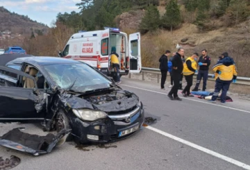 BOLU'da Otomobil Bariyere Çarptı: 1 Yaralı