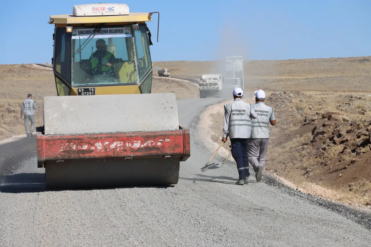 Büyükşehir Belediyesi, Siverek Kırsalında Ulaşımı Güçlendiriyor