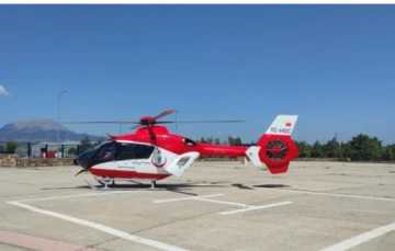 Cizre'de Boğazına Cisim Kaçan Çocuk Ambulans Helikopterle Elazığ'a Nakledildi