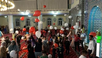 Çocuklar Ramazan'ın Maneviyatını Camide Öğreniyor: Hatay'da Süleymaniye Camisi'nde Eğlenceli Etkinlikler
