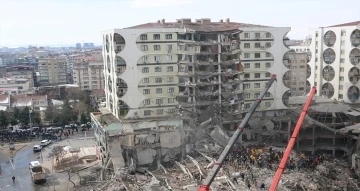 Deprem Felaketinde Hayatını Kaybeden 89 Kişi İçin Adalet Arayışı: Galeria Sitesi Davasında Karar