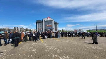 Depremzedeler İçin Hak Sahipliği Başvurusunda Son Gün Yoğunluğu