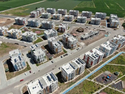 Depremzedeler Yeni Evlerine Kavuştu: &quot;Artık Rahat Uyuyabiliyoruz&quot;