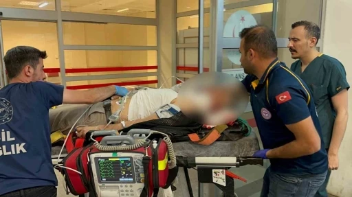  Direksiyon Hakimiyetini Kaybeden Sürücü Bariyerlere Çarptı, 1 Ağır Yaralı