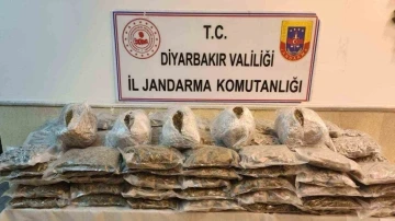 Diyarbakır'da Büyük Uyuşturucu Operasyonu: 67 Kilo Esrar Ele Geçirildi