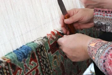 Diyarbakır'da El Dokuması Halılar Japonya'yı Büyülüyor