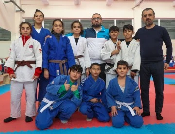 Diyarbakır'da Genç Judo Sporcuları Yeteneklerini Geliştiriyor
