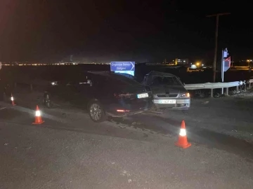 Diyarbakır'da İki Otomobil Çarpıştı: 1 Ölü, 3 Yaralı