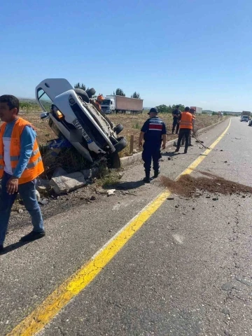 Diyarbakır'da Trafik Kazası: İki Otomobil Çarpıştı, 3 Kişi Yaralandı