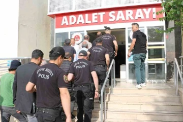 Diyarbakır'da Yaralama ve Gasp İddiaları: 6 Zanlı Tutuklandı