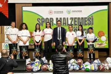 Diyarbakır Kayapınar'dan 110 Okula Dev Spor Malzemesi Desteği