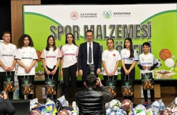 Diyarbakır Kayapınar'dan Okullara Büyük Spor Malzemesi Desteği