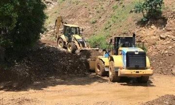 Diyarbakır Kulp'ta Yağmurların Ardından Heyelan: Yollar Nihayet Açıldı