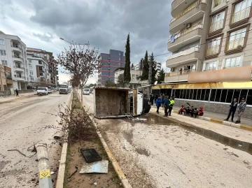 Ehliyetsiz Sürücünün Kontrolden Çıkan Kamyoneti Devrildi