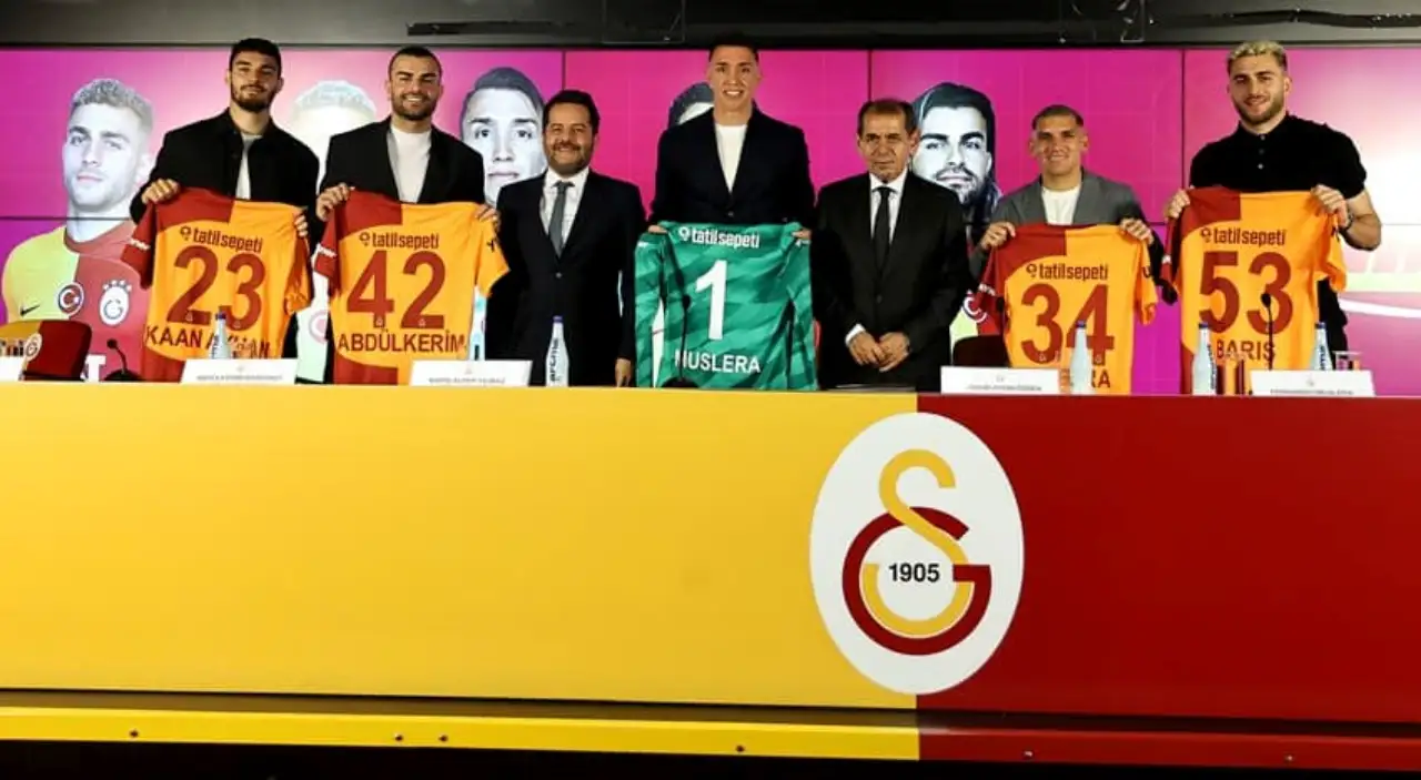 Galatasaray, Yeni Sezon Öncesi 5 Yıldız Oyuncuyla Sözleşme Yeniledi