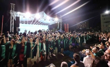 Gaziantep İslam Bilim ve Teknoloji Üniversitesi'nde Coşkulu Mezuniyet Töreni