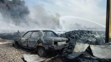 Gaziantep Nizip'te Plastik Boru Deposunda Büyük Yangın