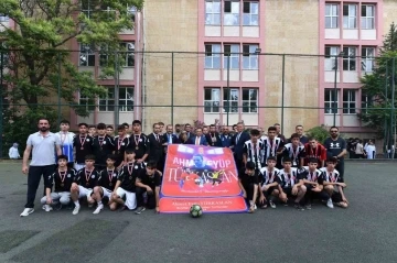 Gaziantep’te Depremde Hayatını Kaybeden Kaleci Ahmet Eyüp Türkaslan Anısına Futbol Turnuvası Düzenlendi