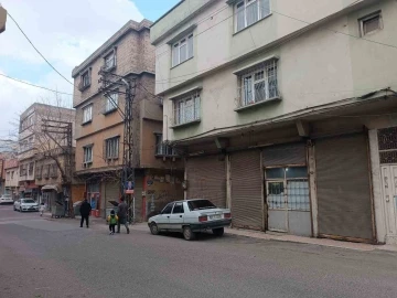 Gaziantep'te Gece Vakti Kablo Hırsızlığı Kameraya Yakalandı