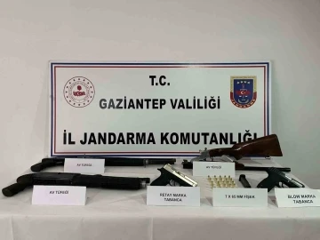 Gaziantep'te Geniş Çaplı Ruhsatsız Silah Operasyonu: 8 Kişi Gözaltında