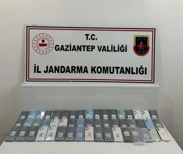 Gaziantep'te Jandarma'dan Kaçak Telefon Operasyonu: 1 Milyon Lira Değerinde Telefon Ele Geçirildi