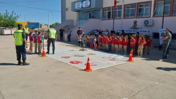 Gaziantep'te Jandarma Ekipleri, Öğrencilere Trafik Eğitimi Verdi