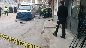 Gaziantep'te Yaşlı Adamın Trajik Sonu: İşçi Servisi Altında Hayatını Kaybetti