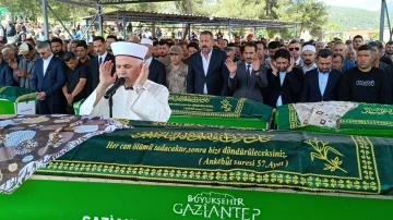 Gaziantep'teki Feci Kazada Hayatını Kaybedenlerin Cenazeleri Defnedildi