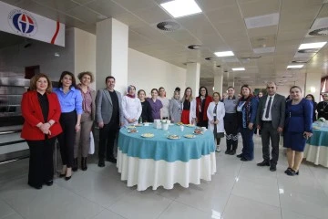 Gaziantep Üniversitesi Hastanesi'nde Anlamlı Kutlama: 8 Mart Dünya Kadınlar Günü