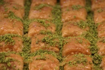Hacıbaba Pastaneleri'nden Diyarbakır'a Tatlı Bereketi