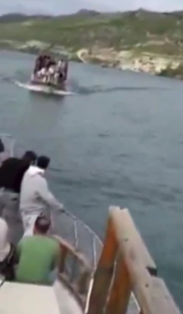 Halfeti’de Tekneler Kafa Kafaya Çarpıştı: Kamera Kaydında Yaşanan Korku Anları