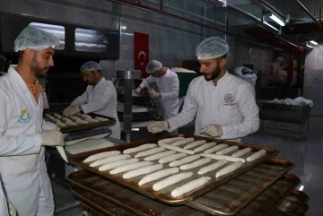 Haliliye Belediyesi Ekmek Üretim Tesisiyle Vatandaşlara Ulaşıyor