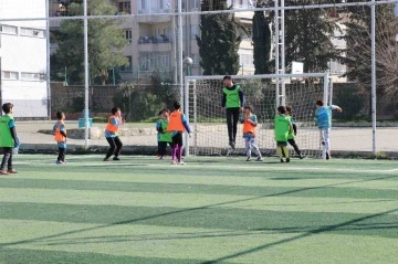 Haliliye Belediyesi Futbol Okulu, Minik Yeteneklerin Hayallerine Kapı Açıyor