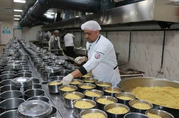 Haliliye'de 4 Bin 197 Vatandaşa Ulaşan Sıcak Yemek Seferberliği