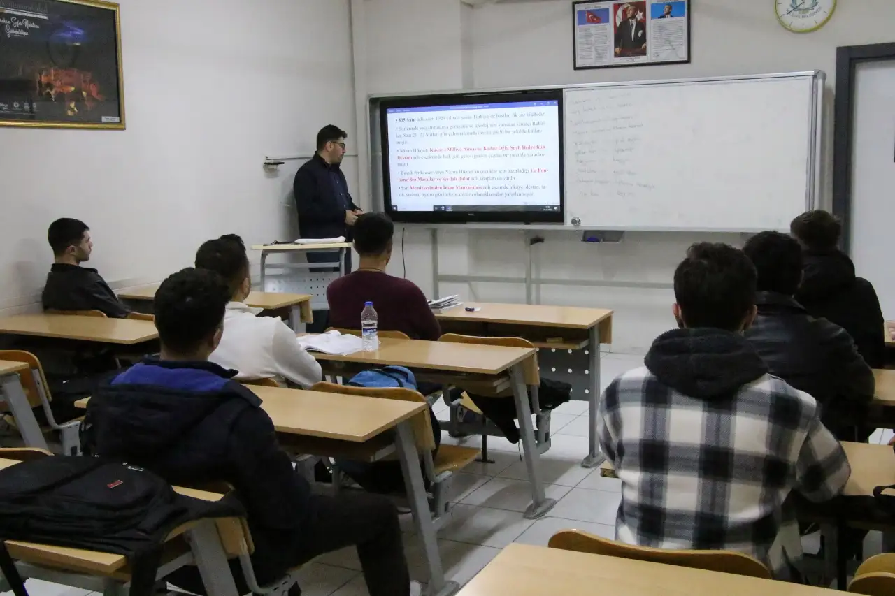 Haliliye'de Gen&ccedil;lere Sınav &Ouml;ncesi "Son Viraj" Desteği: Motivasyon Tavan Yaptı