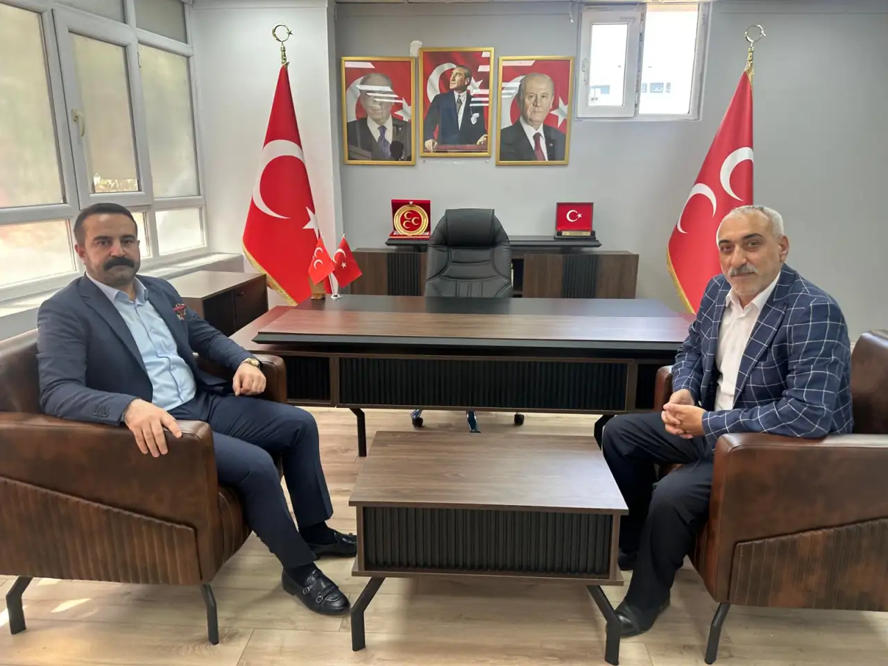Hasan İzol&rsquo;dan MHP İl&ccedil;e Başkanı Mahmut G&uuml;lel&rsquo;e Hayırlı Olsun Ziyareti