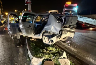 Hatay'da İki Otomobilin Çarpışması Sonucu 4 Kişi Yaralandı
