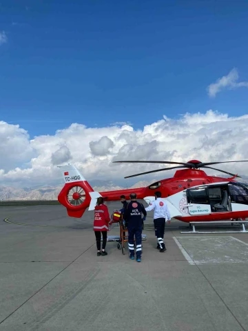 Hayat Kurtaran Uçuş: 12 Yaşındaki Çocuğun Ambulans Helikopterle Sevki