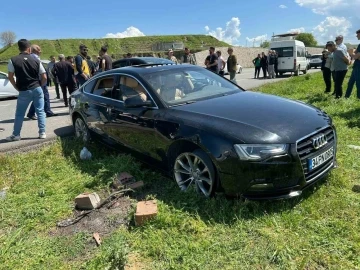İki Otomobil Kafa Kafaya Çarpıştı: 4 Kişi Yaralandı