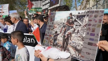 İsrail'in Gazze'ye Yönelik Saldırıları Adıyaman'da Protesto Edildi
